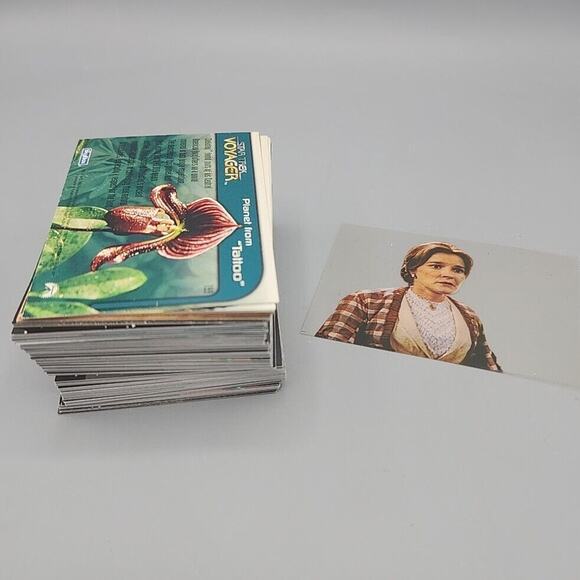 Star Trek Voyager Season 2 #'s 91-199 Base Set Trading Cards - Picture 5 of 6